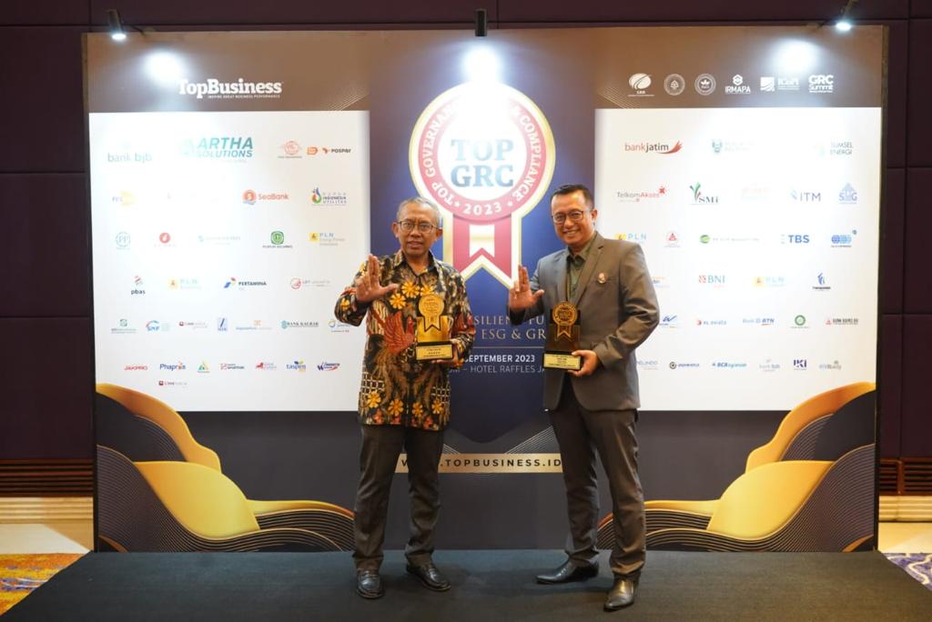 Bank Jatim Boyong Dua Penghargaan Sekaligus Dalam Ajang TOP GRC Awards ...