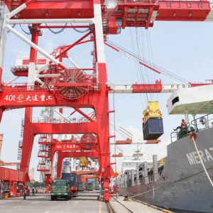 Pelindo III akan Berlakukan Tarif Khusus Petikemas di Tanjung Perak