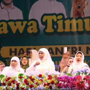 Gubernur Khofifah Minta Pesantren Beri Kado Salat Istisqo’ di Hari Santri Nasional