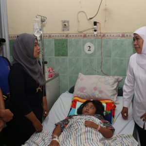 Khofifah Minta Korban SDN Gentong Pasuruan Dapatkan Trauma Healing and Counceling