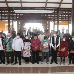 Bank Jatim Beri Bantuan Pada Keluarga Korban Tragedi Kanjuruhan Malang