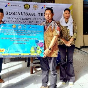 Dirjen Migas Dan Pertamina Berikan 905 Paket Konversi LPG ke Nelayan Gresik