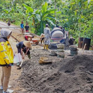 SIG Salurkan Bantuan Infrastruktur Untuk Kemudahan Akses Transportasi Desa di 4 Provinsi