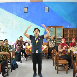 Dukung Sektor Pariwisata di Indonesia, EF Kids & Teens Berikan Pelatihan Guru Bahasa Inggris SD dan SMP   
