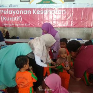 PGN  Berikan Pelayanan Kesehatan Bagi Lansia di Desa Made, Lamongan