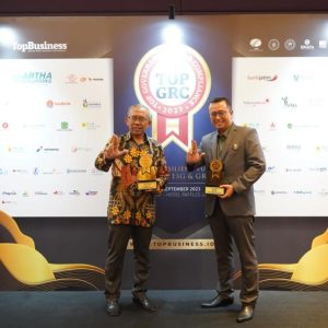 Bank Jatim Boyong Dua Penghargaan Sekaligus Dalam Ajang TOP GRC Awards 2023