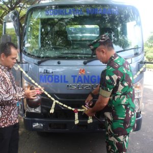 Jalankan Program TJSL dan Perkuat Kemitraan, BRI BO Tanjung Perak Serahkan Bantuan Mobil Tangki pada KODIKLATAL
