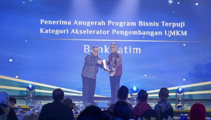 Bank Jatim Dinobatkan sebagai Akselerator UMKM Terbaik di Detik Jatim Awards 2024