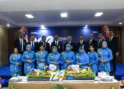 BRI Surabaya Beri Penghargaan Masa Kerja kepada Pekerja di Upacara HUT BRI ke-129