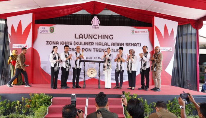 Dukung Pertumbuhan UMKM Halal, Bank Jatim Sinergi Dengan Pemkab Trenggalek Launching Zona KHAS Pasar Pon