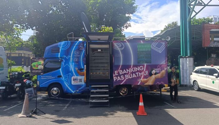 BRI RO Surabaya Sediakan E-Buzz untuk Transaksi Perbankan bagi Calon Jemaah Haji