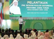 Emil Dardak Hadiri Pelantikan DMI Jatim, Sampaikan Pesan Gubernur dari Bawean