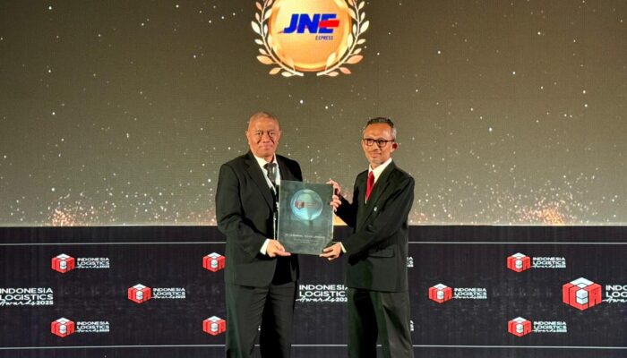 Komitmen Jaga Kualitas Layanan, JNE Raih Penghargaan Courier of The Year ILA 2025