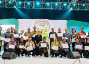 Bukit Darmo Golf Beri Penghargaan Karyawan yang Telah Mengabdi Selama 30 Tahun