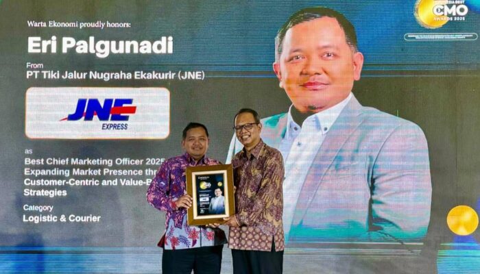 Eri Palgunadi Raih Best CMO 2025 untuk Kategori Logistik & Kurir