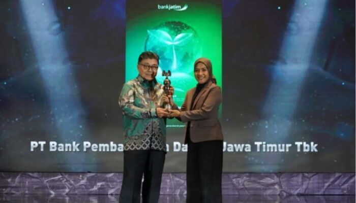 Bank Jatim Raih Peringkat Platinum pada ASRRAT 2025 untuk Integrated Report 2024