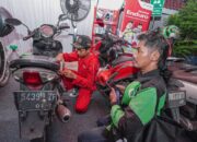 Pertamina Patra Niaga Gelar Program Berbagi untuk Pengemudi Ojol di Surabaya