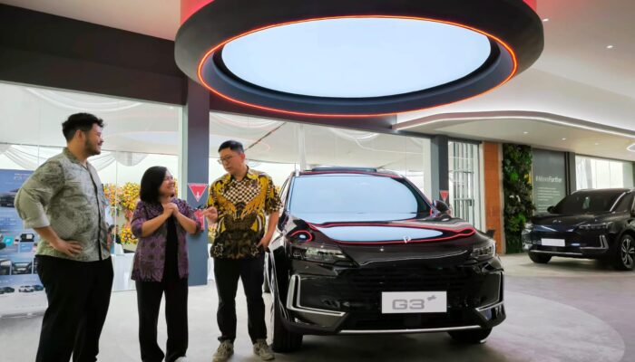 Perkuat Market di Jatim, Polytron Resmikan EV Showroom & Services Kedua di Surabaya