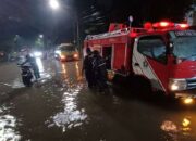 Pemkot Surabaya Kerahkan Damkar dan DLH Atasi Genangan Air