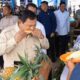Panen Raya di Karawang, Presiden Prabowo Jajal Produk Pertanian Lokal