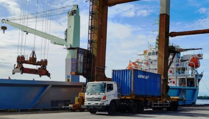 Operasional TPK Bagendang Kian Andal, Arus Peti Kemas Terus Meningkat