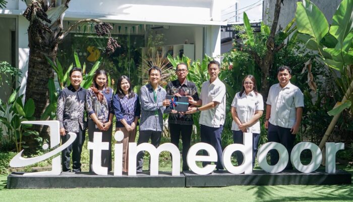 Suzuki Bersama Timedoor Academy Hadirkan “Re-LaptopProject” untuk Dukung Akses Belajar Digital