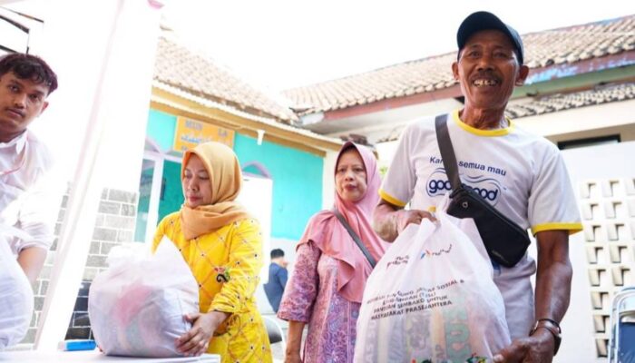 Cukup Rp30 Ribu, Warga Jember Bisa Tebus Sembako di Pasar Murah Pertamina