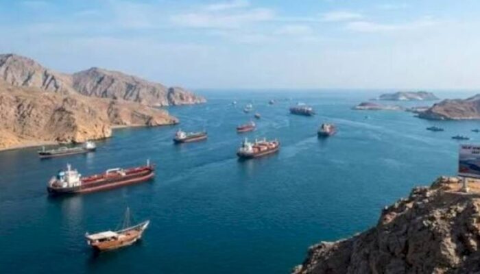 Minyak Dunia Meroket, Selat Hormuz Kembali Ditutup Iran