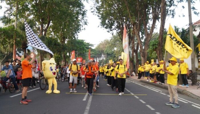 Ajak Masyarakat Sambut IIMS Surabaya 2026, Adira Finance dan Danamon Gelar Fun Run & Walk di CFD