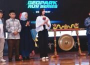 Kemenpar Dorong Sport Tourism Lewat Ajang Lari di Geopark Ijen