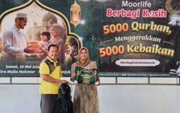Moorlife Bagikan 5.000 Paket Kurban Tanpa Kantong Plastik