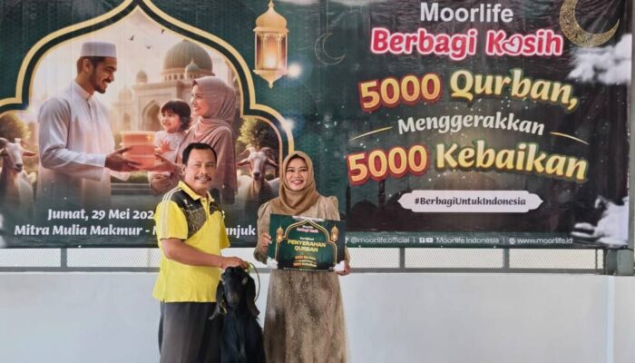 Moorlife Bagikan 5.000 Paket Kurban Tanpa Kantong Plastik