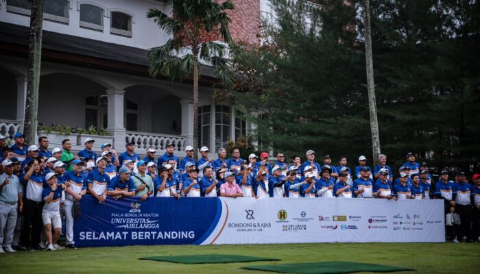 Turnamen Golf Piala Bergilir Rektor Unair ke-6 Himpun Dana Beasiswa Rp50 Juta dan Perkuat Jejaring Alumni