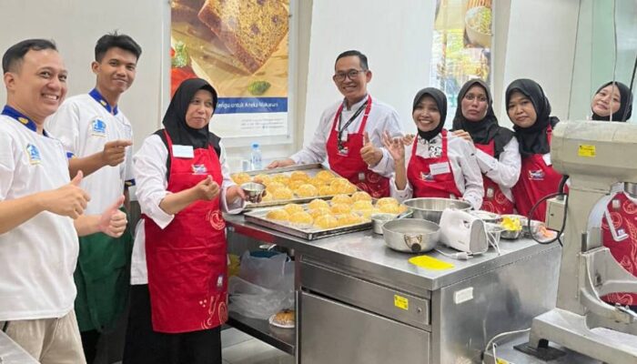 Dua Hari di BBC Surabaya, Guru Kuliner SMKN 3 Kediri Dapat Pelatihan Produk Sehat dan Inovatif
