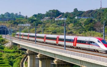 Penumpang Whoosh Kini Bisa Menikmati Hidangan dari Dining Car KAI Services