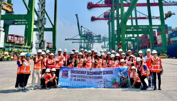 Pelajar Singapura Belajar Sistem Pelabuhan Digital dan Ramah Lingkungan di Teluk Lamong