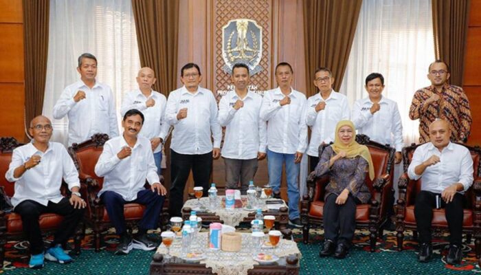 Gubernur Jatim Terima JMSI Jatim Award 2026 Kategori Keterbukaan Media Berkualitas