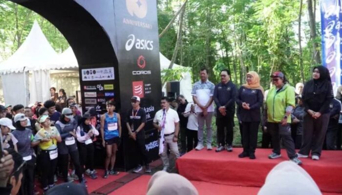 Khofifah Sambut 4.014 Pelari Dunia di Mantra 116, Gunung Arjuno Jadi Magnet Sport Tourism