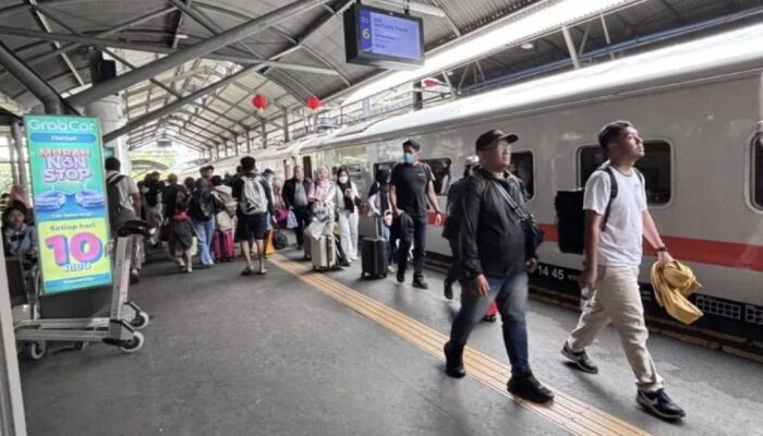 KAI Daop 8 Proyeksikan 162.359 Pelanggan Bepergian Selama Libur Maulid Nabi