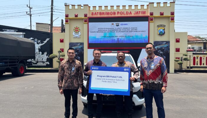 BRI BO Diponegoro Serahkan Ambulans pada Brimob Polda Jatim, Perkuat Layanan Kemanusiaan di Surabaya