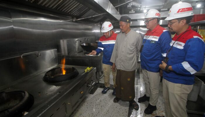 Dari Kayu Basah ke Gas Bumi, Menjaga Asap Dapur Dalwa Tetap Mengepul untuk 15 Ribu Santri