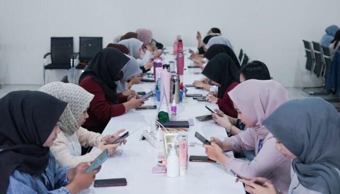 Queensi, Bisnis Asal Malang, Layani 250% Lebih Pelanggan setelah Menggunakan AI di WhatsApp Business