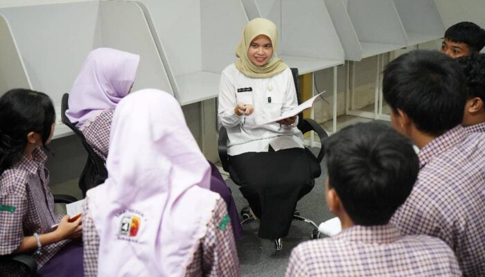 Kembangkan Larvasida DBD Berbasis STEM, Guru SMAN 4 Surabaya Juara Terpujilah GURU