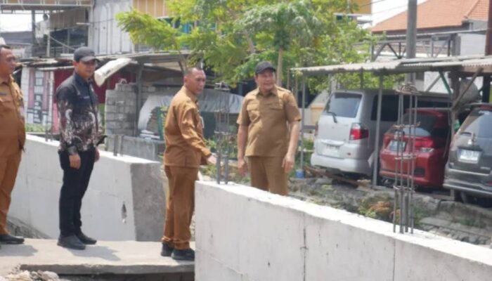 Proyek Betonisasi Jalan Gedangan–Betro Sidoarjo Molor, Subandi Desak Kontraktor Ngebut