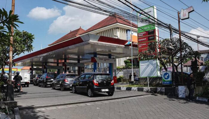 Hari Pertama Ganjil-Genap BBM di Bali, Antrean SPBU Berangsur Landai