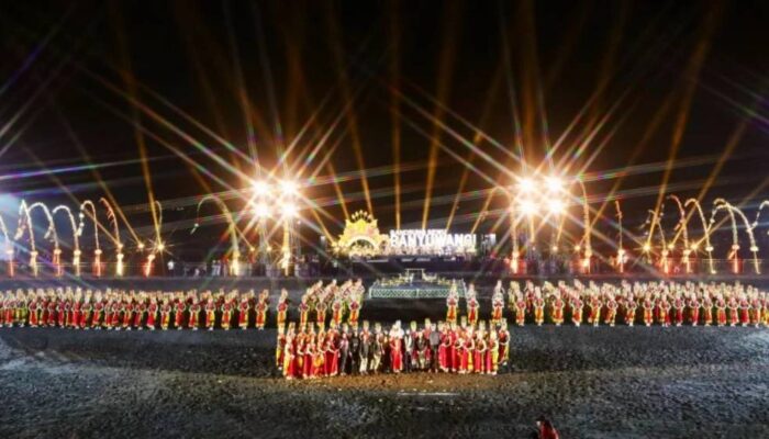 Gandrung Sewu 2026 di Pantai Boom Banyuwangi Pukau Puluhan Ribu Penonton